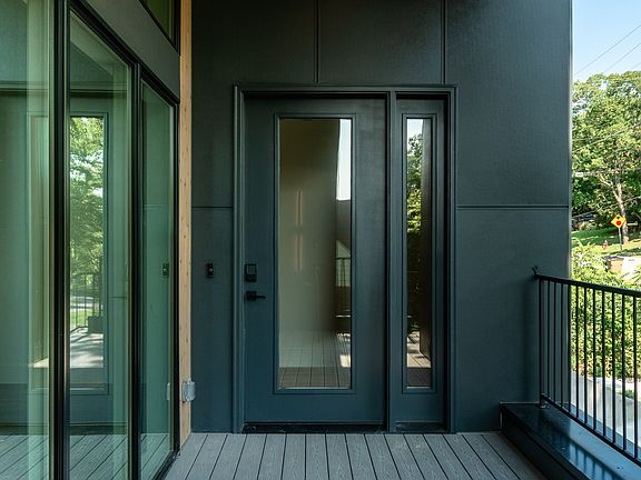 3rd image of 3205A Acklen Ave