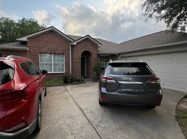 1822 Park Oak Dr, Kemah, TX 77565