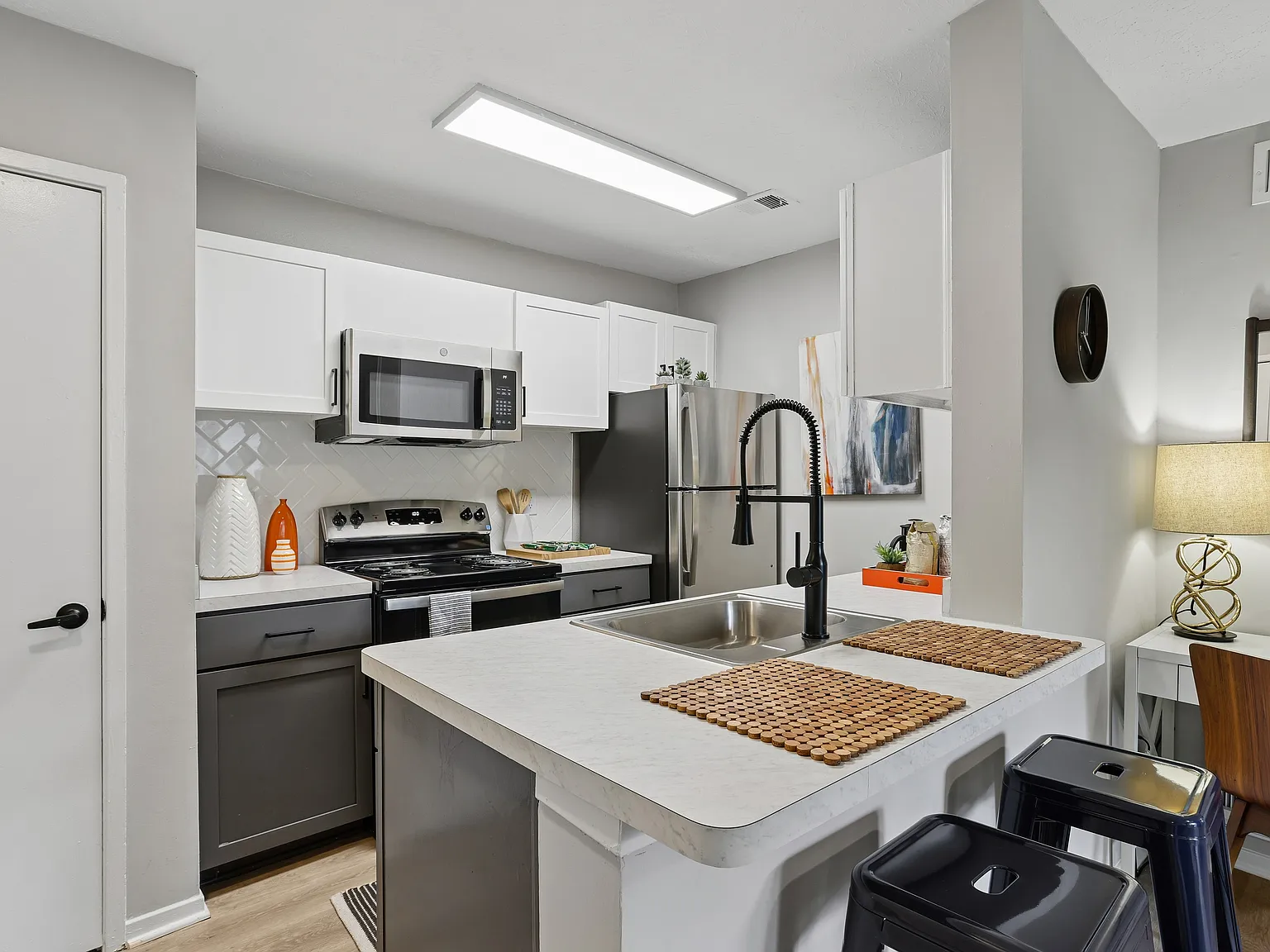 Avana Court — Photo 4