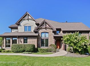 1051 Mackenzie Pl, Wheaton, IL 60187