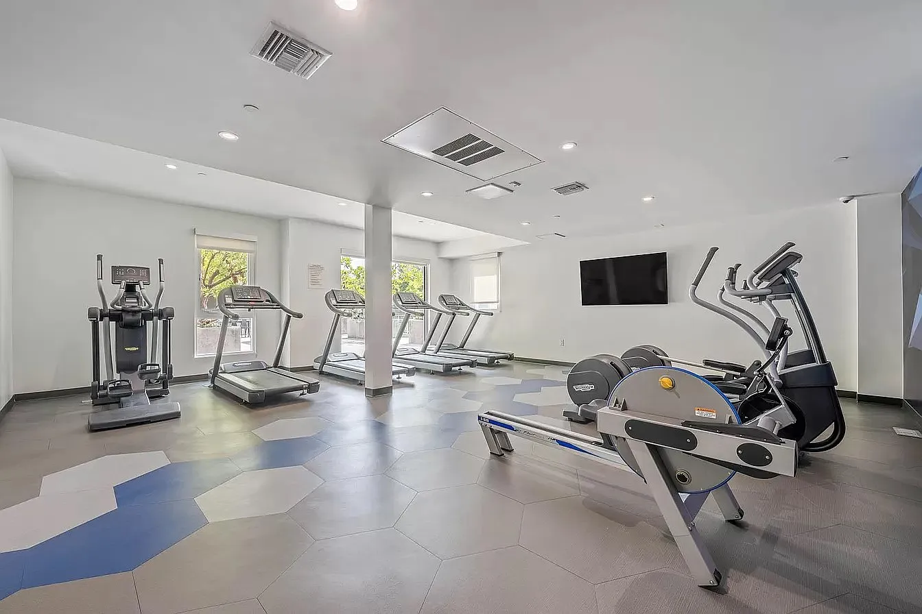 ~4 Weeks Free + $500 Off~ Fully Furnished Suite In Shared Living Space With Incredible Amenities ... — Photo 4