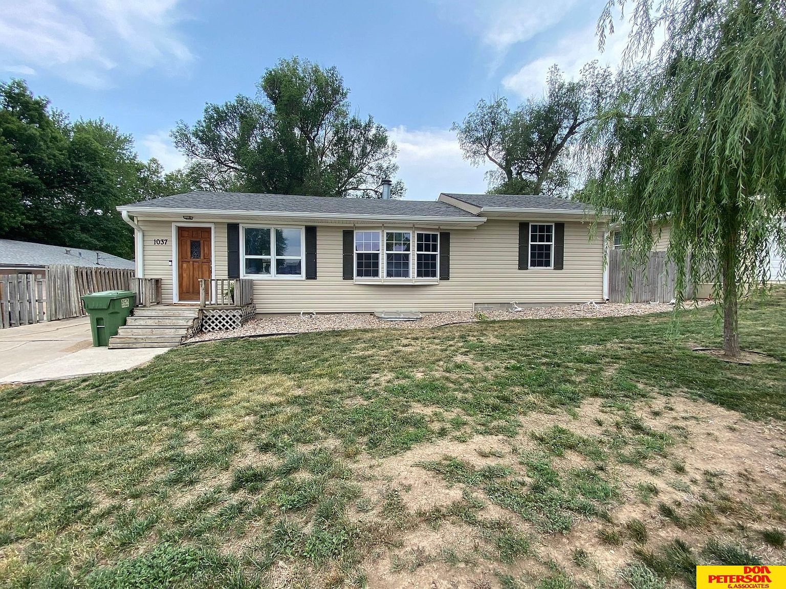 1037 C St, Geneva, NE 68361 Zillow