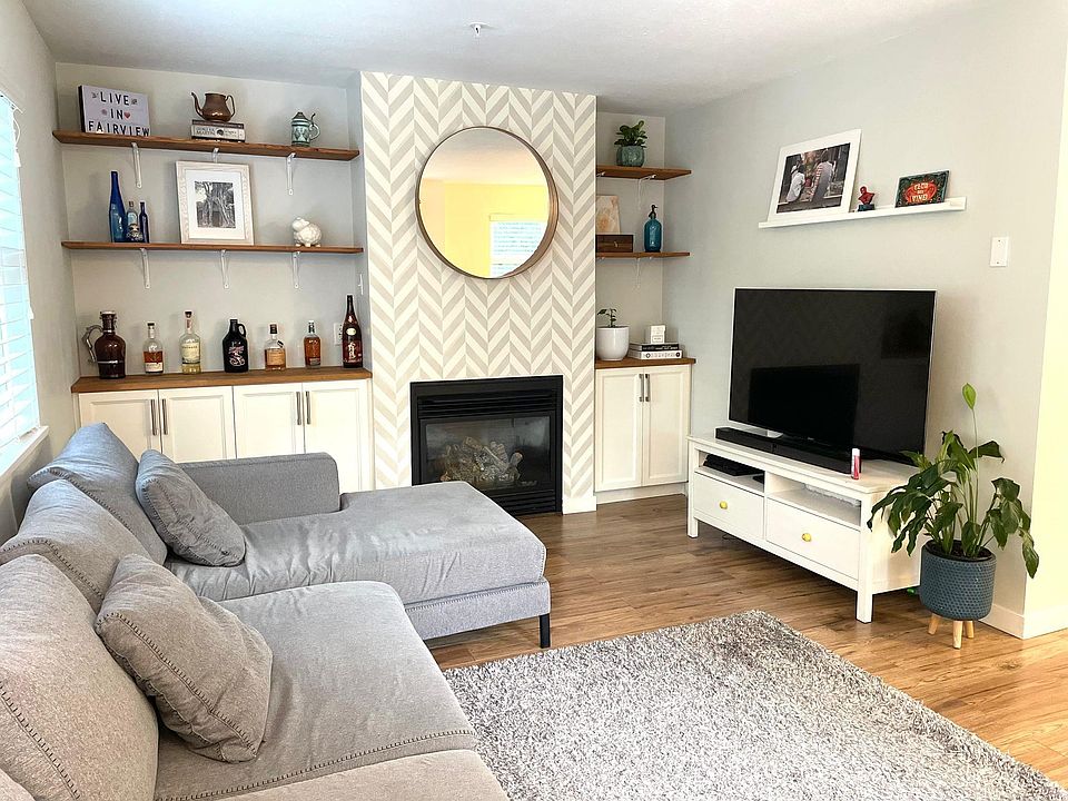 1st image of 3008 Willow St #102