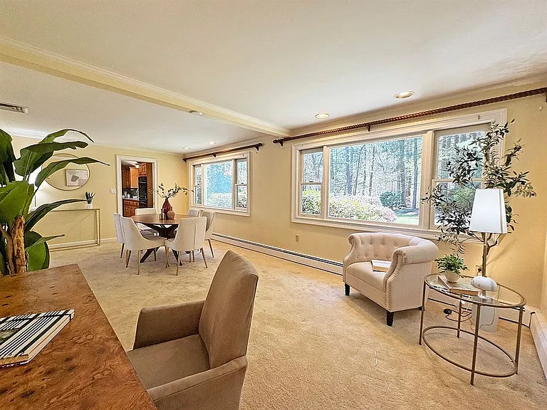 43 Sherburn Cir — Photo 5
