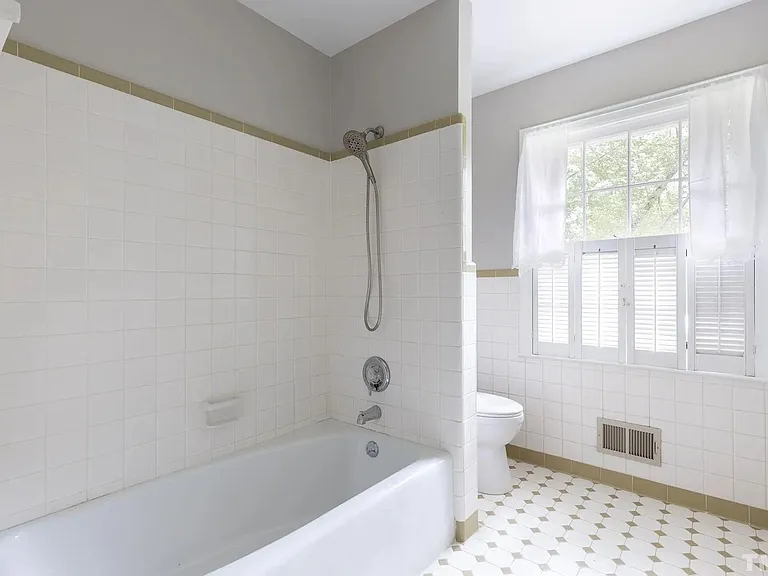 4600 Joyner Pl — Photo 19