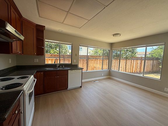 4th image of 5724 Sagewell Way