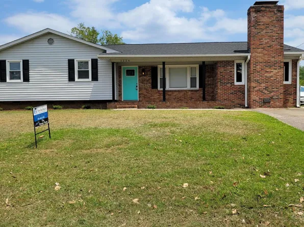 5224 Longbranch Dr, Fayetteville, NC 28303