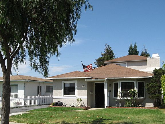 3rd image of 612 N Paulina Ave