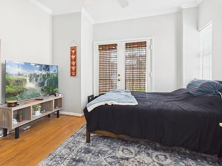 3111 Tom Green St #305 — Photo 15