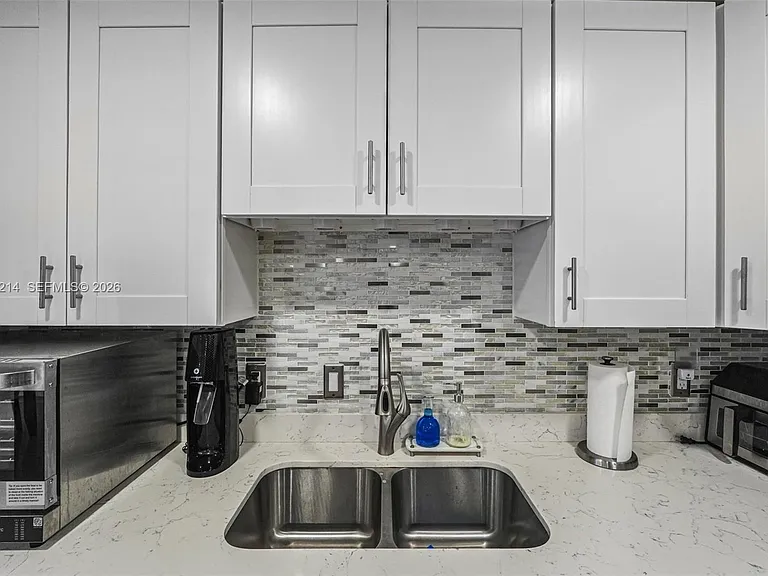 3701 NW 114th Ave — Photo 9
