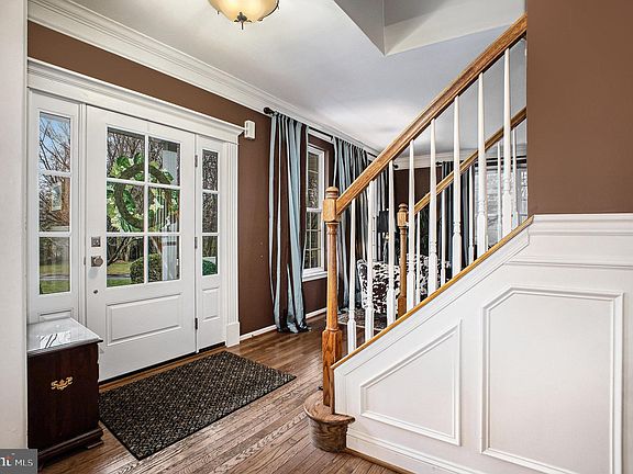 3rd image of 138 Redstone Dr
