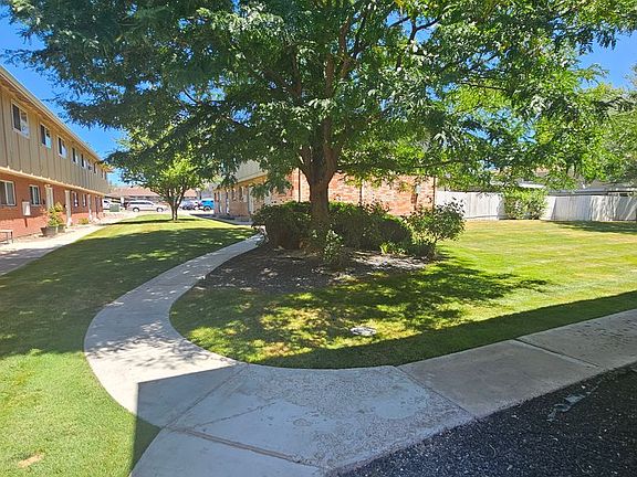 2nd image of 1319 Green Ct N