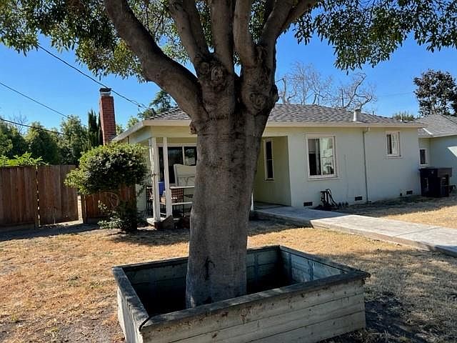 2nd image of 580 Tyrella Ave