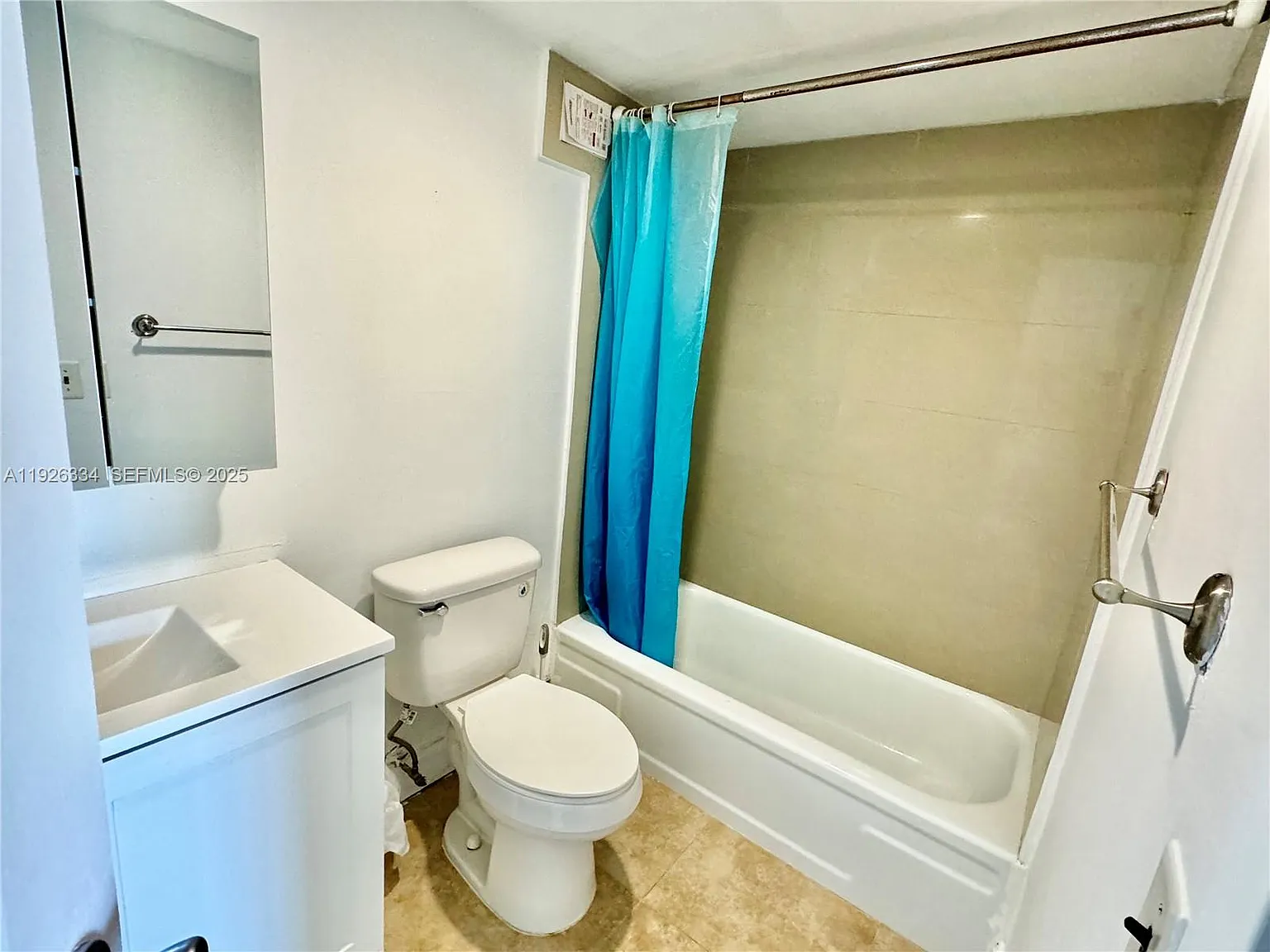 Desoto Park Condo — Photo 2