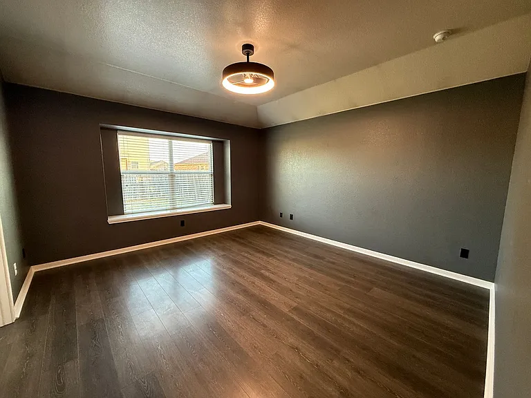 405 W Vega Ln — Photo 8
