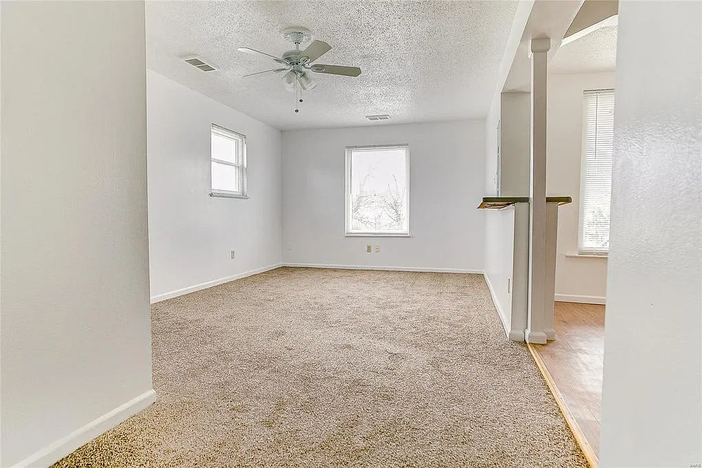 3 bed, 768 sqft, $1,975 — Photo 3