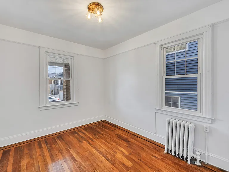 105 Minnesota Ave — Photo 14