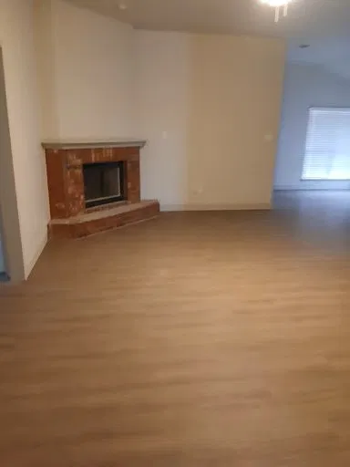 4 bed, 1972 sqft, $1,800 — Photo 4