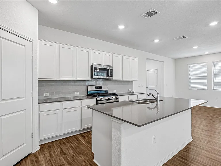 10303 Buster Dr — Photo 10