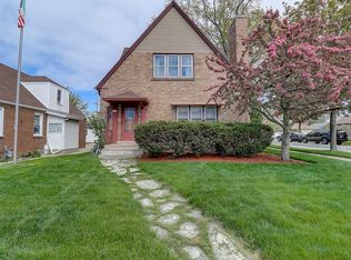 3376 S 13th St, Milwaukee, WI 53215