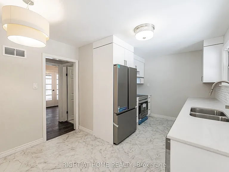 18 Ridgewood Ave — Photo 11