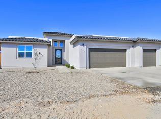 405 5th St NE, Rio Rancho, NM 87124