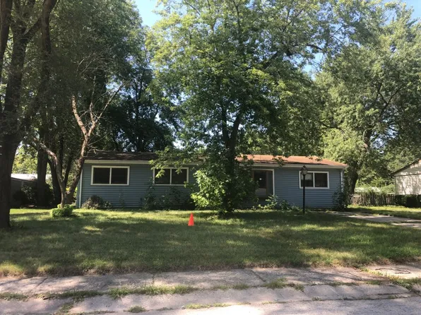 52 Sierra Rd, Montgomery, IL 60538