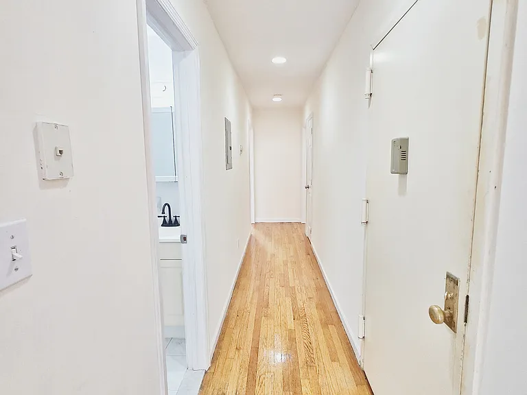25-36 14th St #2M — Photo 5