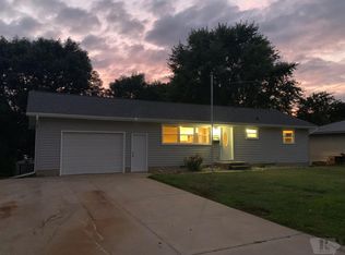 1007 Park St, Tama, IA 52339