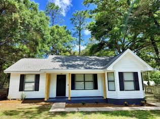 2555 Sunset Dr, Crestview, FL 32536