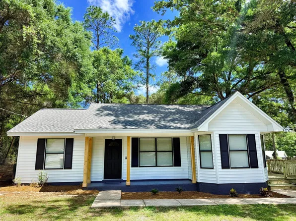 2555 Sunset Dr, Crestview, FL 32536