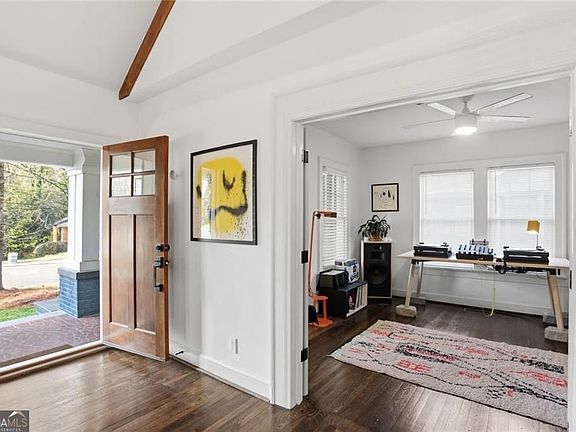 4th image of 2133 Cascade Rd SW