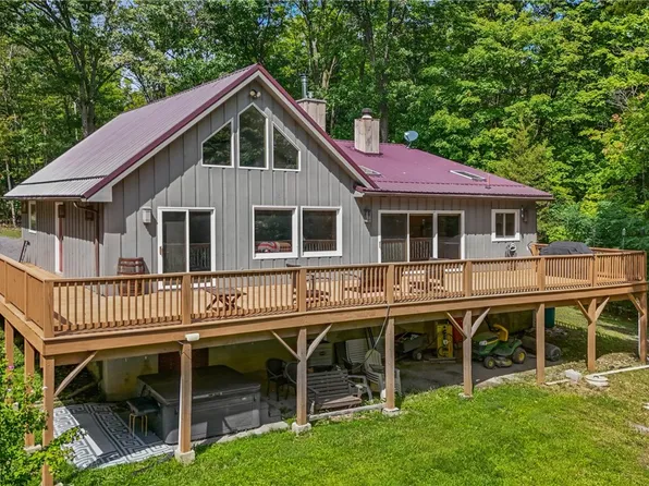 4231 Vine Rd, Penn Yan, NY 14527