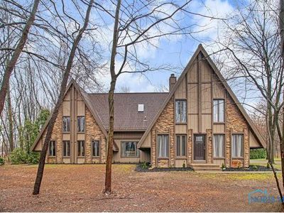 832 S Centennial Rd, Holland, OH, 43528