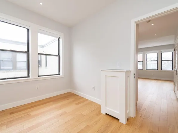 1000 Commonwealth Ave, Boston, MA