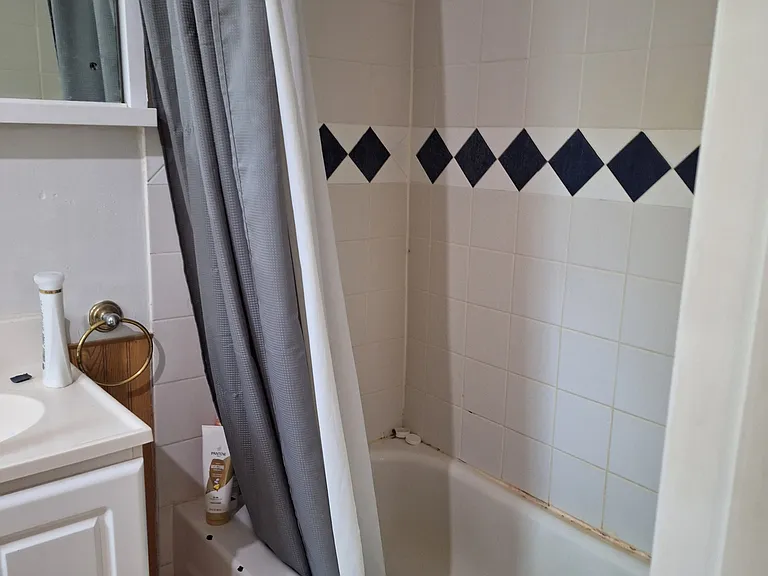 2404 Artist Ave — Photo 15