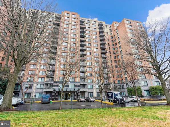 2451 Midtown Ave APT 1323, Alexandria, VA 22303