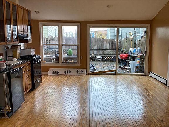4th image of 1462 Commonwealth Ave #1