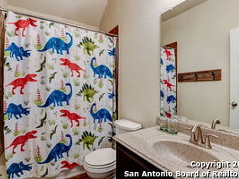 3929 Pease Park — Photo 10