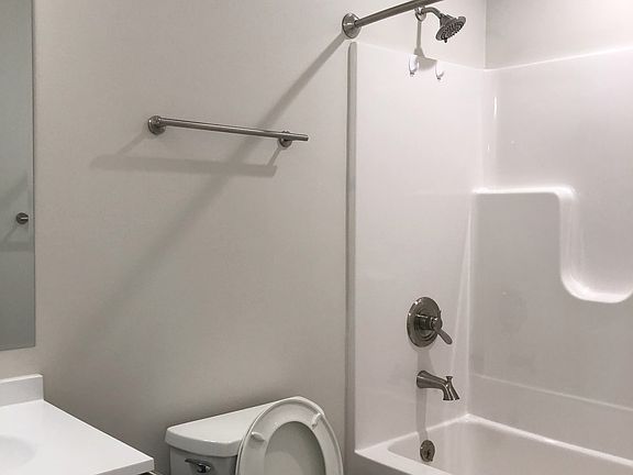 2nd image of 702 Carrie Ln