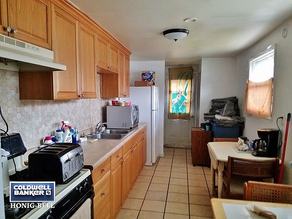 3rd image of 729 Jackson Ave