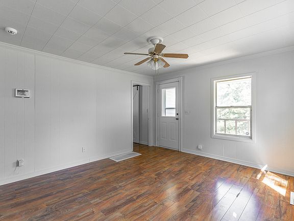 5th image of 406 Chambers St