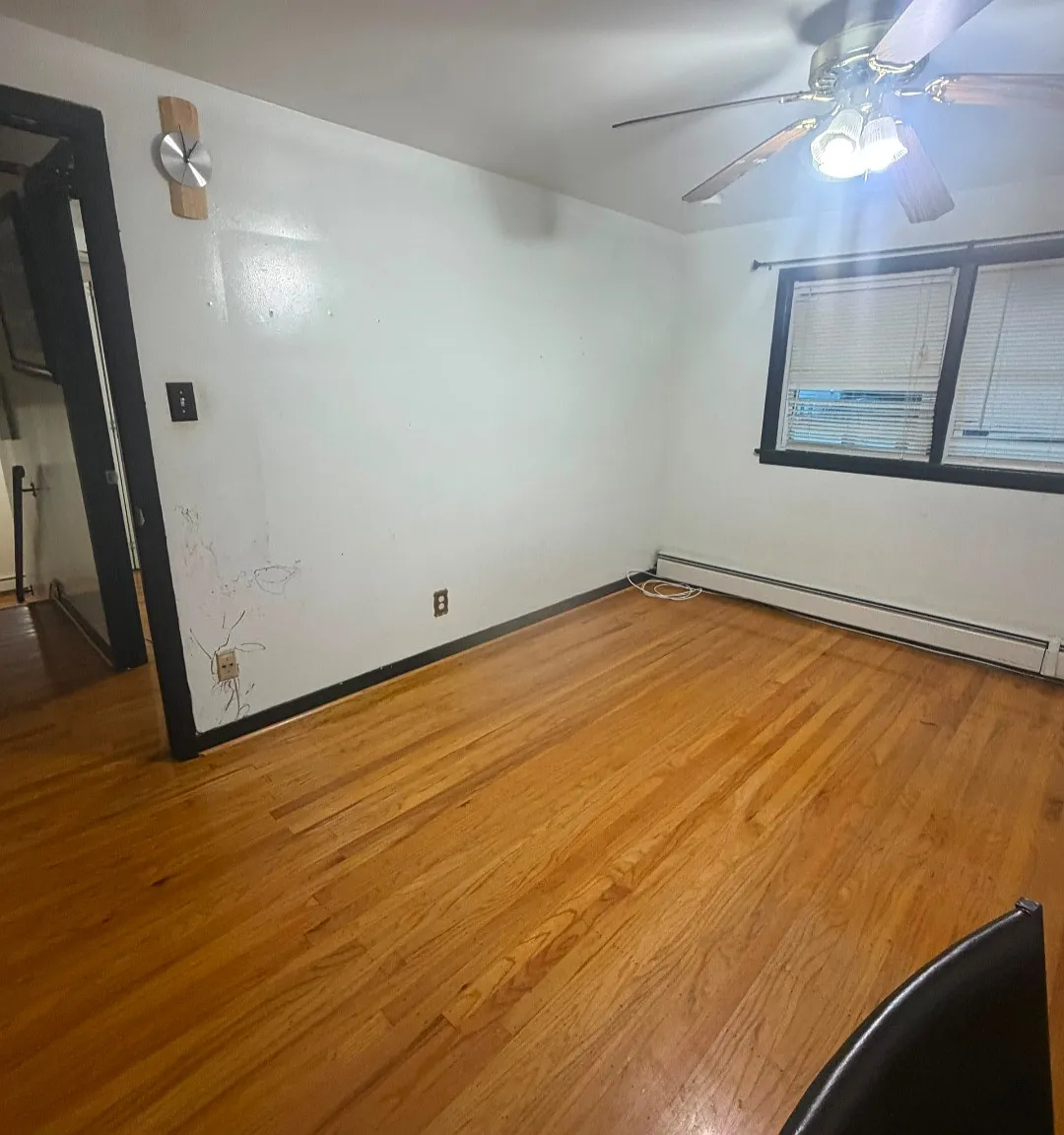 5917 Roosevelt Ave — Photo 2