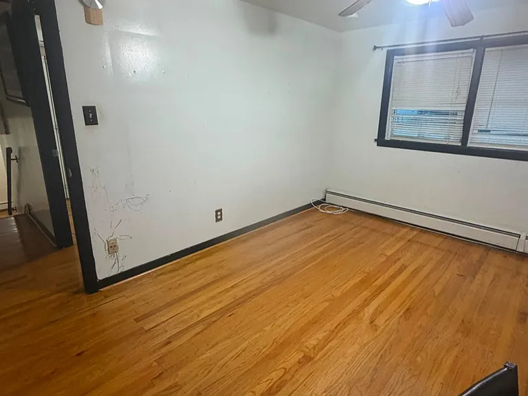 5917 Roosevelt Ave — Photo 2