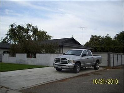 2nd image of 1700 Myrtlewood Dr