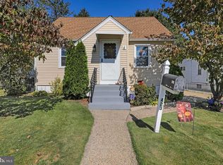 423 E Park Ave, Maple Shade, NJ 08052