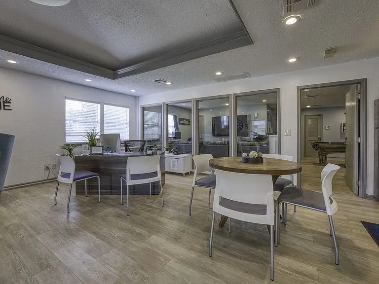 Pheasant Run Apartments — Photo 18