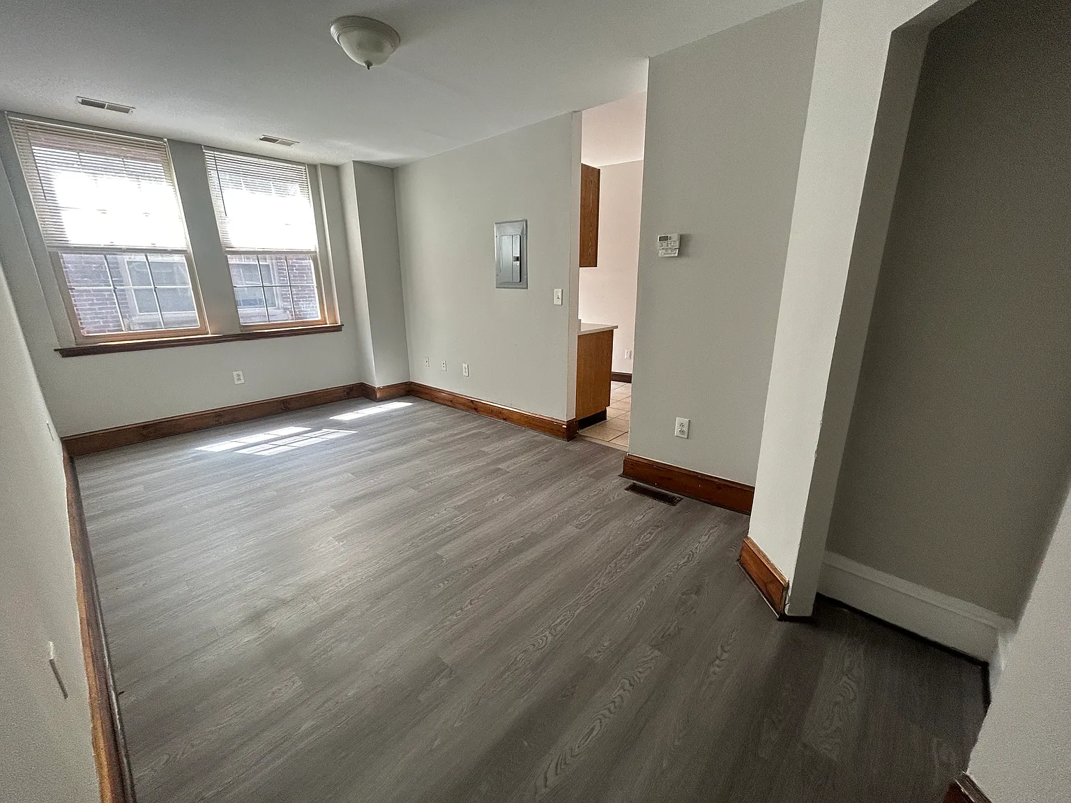1 bed, $990 — Photo 2