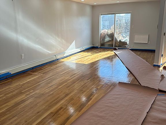 2nd image of 1021 E 226th St Floor 3