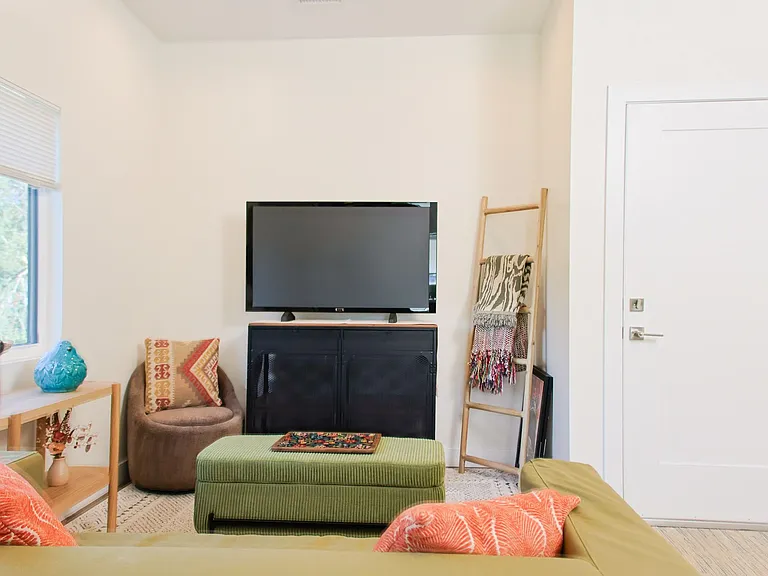 123 S Avenue 63 — Photo 3